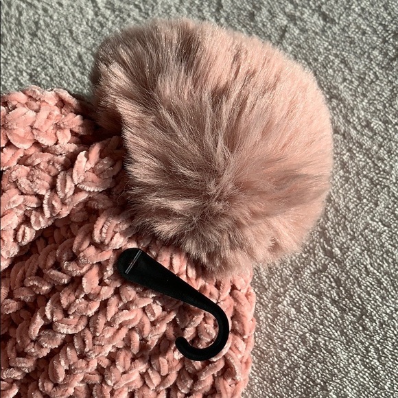 ROSE Pom BEANIE - Picture 5 of 8
